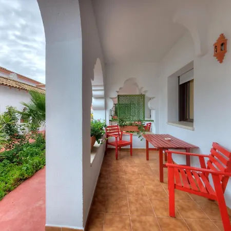 Alhambra Guest house 2*