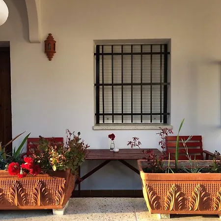 Alhambra Guest house 2*