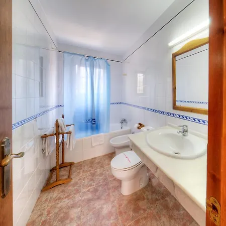 Alhambra Guest house 2*