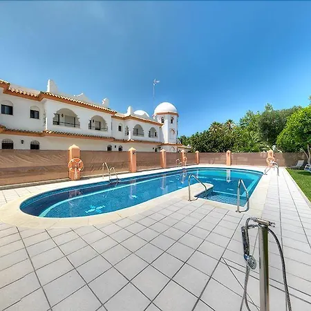 Alhambra Guest house 2*